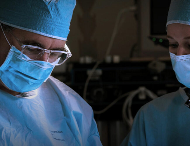 WUSM Dr. Sacks in surgery.